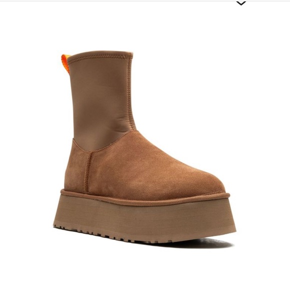 UGG Classic Dipper "Chesnut" Boots - Picture 1 of 6